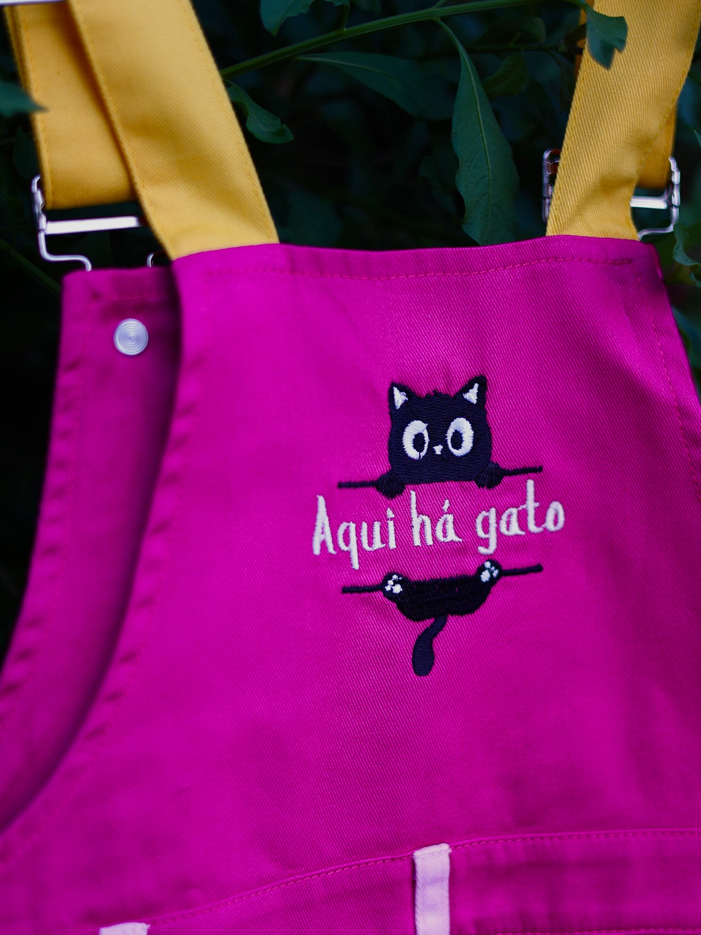 Jardineiras - Aqui Há Gato 🐱